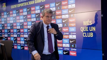 29/10/21 FC BARCELONA PRESENTACION
RUEDA DE PRENSA JOAN LAPORTA PRESIDENTE SERGI BARJUAN NUEVO ENTRENADOR
PUBLICADA 03/11/21 NA MA15 3COL