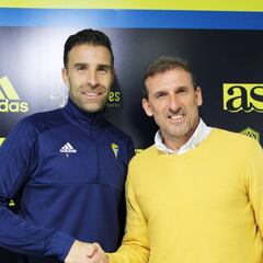 Cifuentes: "No me veo en otro sitio que no sea el Cádiz"