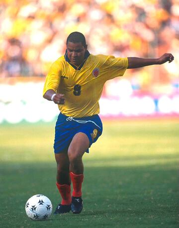 Un histórico de la selección colombiana reveló que fue futbolista porque su papá lo obligó y que prefería el basquetbol. Valenciano jugó con Veracruz y Atlético Morelia en México.