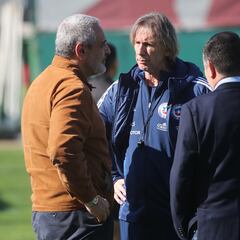 Milad zanja el futuro de Gareca en Chile antes del partido en Colombia