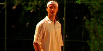 El tenista es profesor de tenis en 'Torrente 2'.