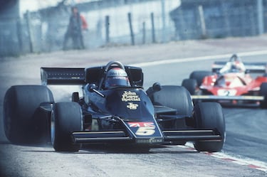 Mario Gabriele Andretti (Actual Motovun, Croacia, 28/2/40) tiene apariciones intermitentes en la F1 desde 1968 hasta 1974. En 1975 realiza su primer campeonato completo y en 1978 se proclama campeón con Lotus. 1981 es el año en el que compite por última vez en el Mundial y en 1982 regresa para correr el GP de EE UU con Williams y participar en las dos últimas carreras del año, Italia y Las Vegas, con Ferrari.
