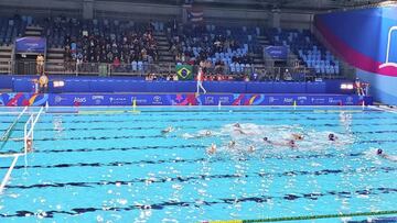 El femenino de polo acu&aacute;tico cay&oacute; ante Cuba y enfrentar&aacute; en cuartos de final a EEUU