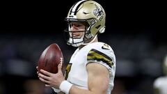 Taysom Hill of the New Orleans Saints warms up before a game against the Buffalo Bills at Caesars Superdome on November 25, 2021.