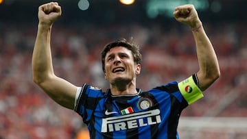 Inter Milan's Javier Zanetti from Argentina celebrates after his team won their Champions League final soccer match against Bayern Munich at the Santiago Bernabeu stadium in Madrid, Spain, Saturday, May 22, 2010. (AP Photo/Andres Kudacki)