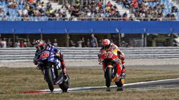 Maverick delante de M&aacute;rquez en Assen.