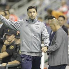 Míchel estudia la posibilidad de fichar un delantero en enero