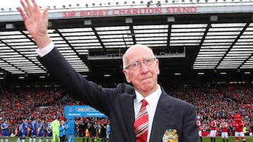 Sir Bobby Charlton salutes the Old Trafford fans 