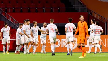 Un fútbol de cartulina