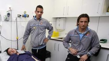 <b>CUATRO DE LAS VÍCTIMAS. </b>Eric, Sielva, Molina y Dinu, ayer en el Hospital Quirón de Barcelona.