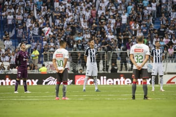 Antes del inicio de cada uno de los partidos, se guardó un minuto de silencio en memoria de las víctimas del sismo en Chiapas.