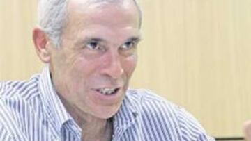 <b>200 PARTIDOS EN PRIMERA</b>. El técnico dirigirá mañana su partido 200 en la Primera División del fútbol español. De los 199 encuentros dirigidos, el argentino ha estado en el banquillo mallorquinista en 123 ocasiones, sumando otras 76 en el valencianista.