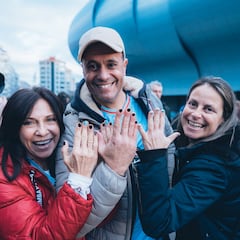 Miles de uñas pintadas por Borja Iglesias