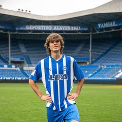Julen Jon Guerrero, listo para debutar con el Alavés B ante el Bilbao Athletic