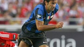 El Tottenham 'invita' a Figo a seguir su carrera en la Premier