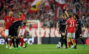 El Madrid tiró de casta y de oficio para superar al Bayern en su estadio. Pese a que se adelantó gracias a Vidal, Cristiano golpeó dos veces para, primero lograr su gol 100 en Champions, y segundo, acercar el pase a semifinales a los blancos. La roja a Javi Martínez fue clave para decantar la victoria blanca...