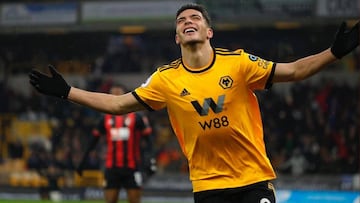 Ra&uacute;l JIm&eacute;nez celebrando un gol con el Wolverhampton en la temporada 2018-2019.