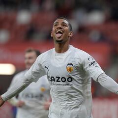 Lino y Kluivert abren las puertas a un futuro valencianista