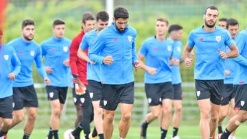 Raúl García vuelve al ruedo ante el Barça.