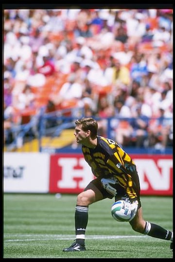 El ex guardameta de New England Revolutión disputó 7 temporadas en la MLS donde se enfrentó a 24 penales, atajó 15 y 9 terminaron en gol. La efectividad desde los 11 pasos quedó en el 40%