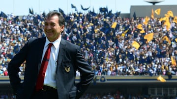 Es quizá el director técnico más polémico en la historia de los Pumas. Su pasado con el América fue su cruz y la mayoría de la afición auriazul no lo dejó en paz desde su llegada hasta su partida.