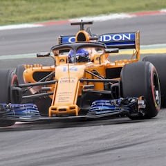 McLaren mejora medio segundo