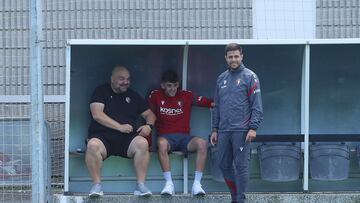 Aimar, en el centro, con Cata a la izquierda y Lisci a la derecha en Tajonar.