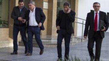 Mauel Vizcaíno y la directiva del Cádiz.