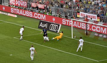 Parada de Keylor Navas.