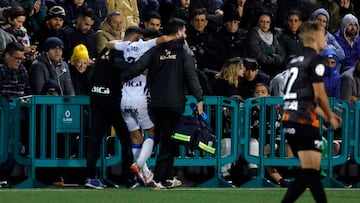 Keidi Bare, lesionado de gravedad ante el Atlético Paso, en la Copa.