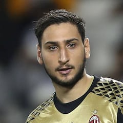 Montella visitó al padre de Donnarumma en su casa