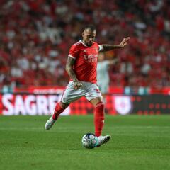 Benfica quiere renovar a Otamendi