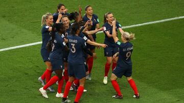 PARIS, FRANCE - JUNE 07: Eugenie Le Sommer of France celebrates with teammates after scoring her team&#039;s first goal during the 2019 FIFA Women&#039;s World Cup France group A match between France and Korea Republic at Parc des Princes on June 07, 2019