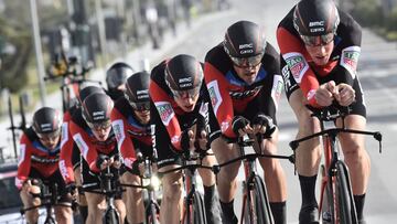 El BMC vuela, Caruso es líder y Froome saca 41" a Landa
