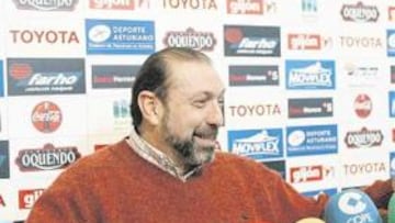 <b>SE QUEDA. </b>Quini confirmó que, a pesar de cobrar menos, no dejará el Sporting.