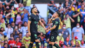 MEXICO CITY, MEXICO - MARCH 20: Alejandro Zendejas (R) of America celebrates after scoring his team’s third goal during the 11th round match between America and Toluca as part of the Torneo Grita Mexico C22 Liga MX at Azteca Stadium on March 20, 2022 in Mexico City, Mexico. (Photo by Hector Vivas/Getty Images)
