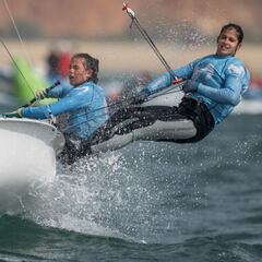 España, líder masculino y femenino en el Mundial de 470