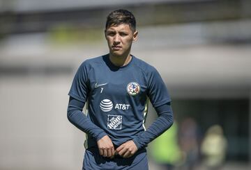 Uno de los fichajes del América para el Clausura 2020. Desde 2015 militaba en España, pues muy joven se unió a las filas del Villarreal, sin embargo, decidió regresar al continente americano para fichar por las Águilas luego de que las lesiones no le dejaron tener la actividad deseada. A sus 23 años, el mediocampista argentino aún podría regresar a Europa si es que tiene un buen desempeño en la Liga MX.