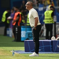 Calzona: “Inglaterra vale 1.500 millones y nosotros 150″