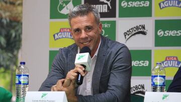 Lucas Pusineri durante una rueda de prensa del Deportivo Cali.