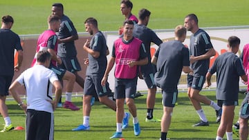 La paradoja italiana: los futbolistas pueden entrenar, pero en los parques