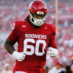 Watch Tyler Guyton take on Micah Parsons with ease