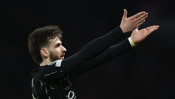 Two late goals from Khvicha Kvaratskhelia put five-star PSG in total control before heading to London to face Chelsea in the second leg.