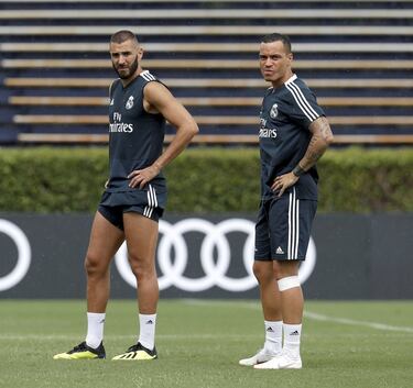 Durante las dos primeros temporadas fue la referencia del Castilla y un jugador llamado a disputar el puesto de Karim, pero jamás llegó a disputar un sólo minuto con el primer equipo ni en Liga ni en Champions (sí, tuvo 14 minutos en Copa del Rey). El verano de 2019 hizo la pretemporada vestido de blanco, pero acabó saliendo rumbo al Benfica. Ahora es el pilar ofensivo de un Espanyol que basa sus grandes esperanzas de ascender a Primera con sus goles...