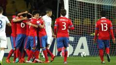 Chile celebra el 2-1, obra de Gabriel Mazuela. 