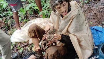 Rescatan a una mujer que llevaba días encadenada a un árbol en la India