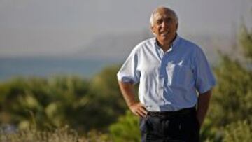 Asensi: "Xavi merece un partido de homenaje sólo para él"