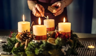 Este día de diciembre del 2025 se enciende la primera vela de la Corona de Adviento en México 