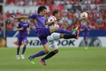 Fiorentina sufrió en su visita a Sevilla, en la Europa League.