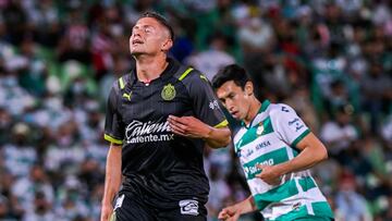 José Godínez se lamenta en el partido de Santos Laguna